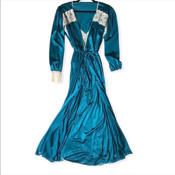 Pinehurst Other - Pinehurst Vintage Gown & Robe Set.NWOT-Sz Medium
